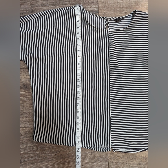 Express Large Black and White Striped Oversized Blouse Loose Fit Top Shirt - Picture 4 of 6